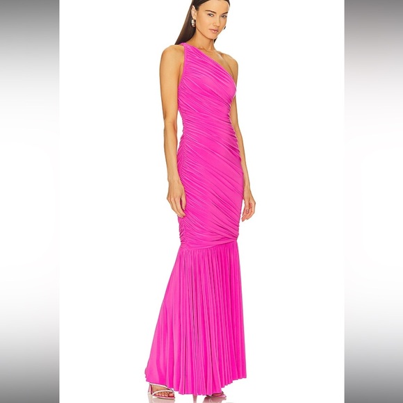 Gorgeous Norma Kamali fishtail gown - Picture 3 of 4